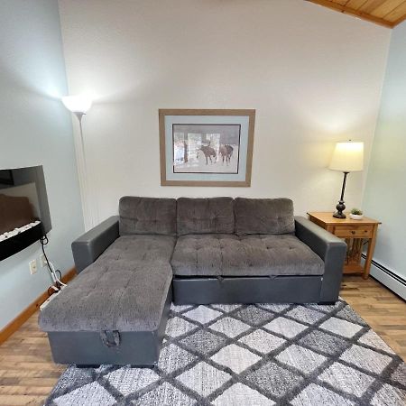 Cabin A Suite Bed And Breakfast ウッドランド・パーク エクステリア 写真